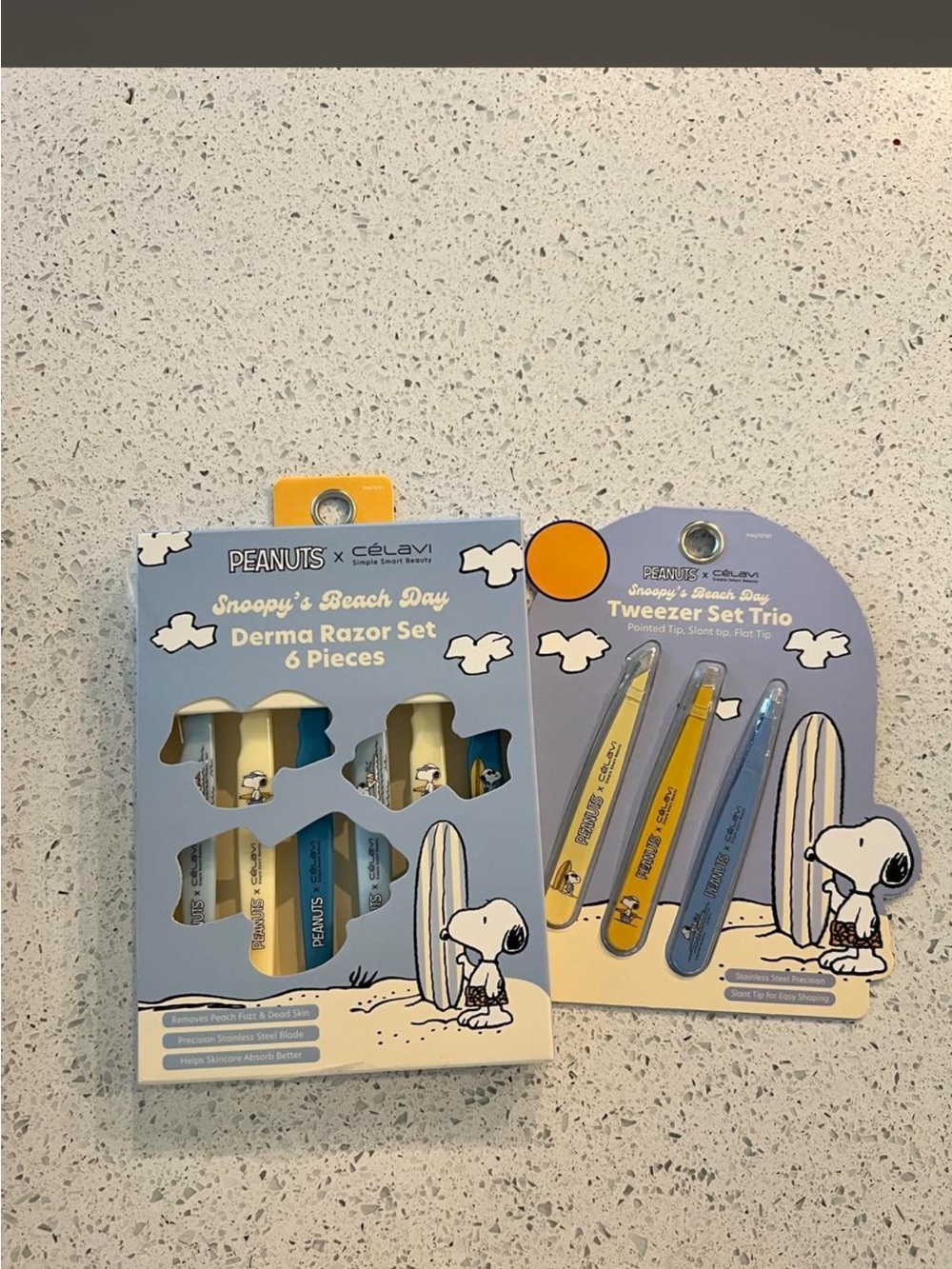Peanuts x Celavi Snoopy Beach Day Derma Razor & Tweezer Set - Blue & Yellow